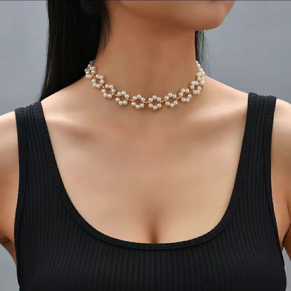 Flower Shape Braid Necklace Faux Pearls Short Choker Necklace - Picture 9 of 9